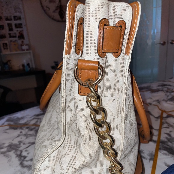 Purse - Picture 6 of 8